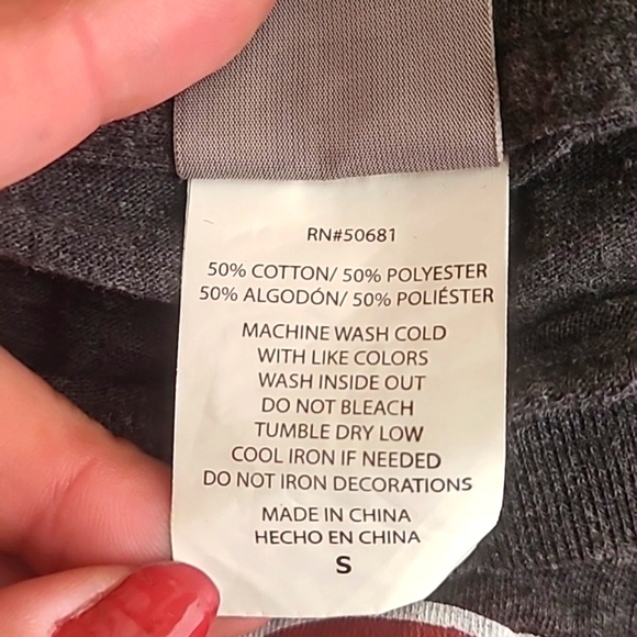 Wendy's Employee Merch Graphic Tee Tshirt Front & Back Gray Womens Size Small - Picture 15 of 16